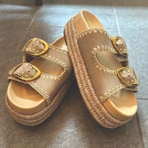 NWOT MKS Platform Two-buckle Sandal in Taupe Sz 7